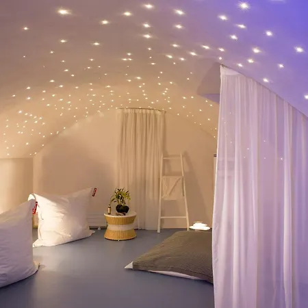 Hotel Mademoiselle 4*